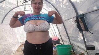 Chubby Girl Getting Naked Out In The Greenhouse - porn video